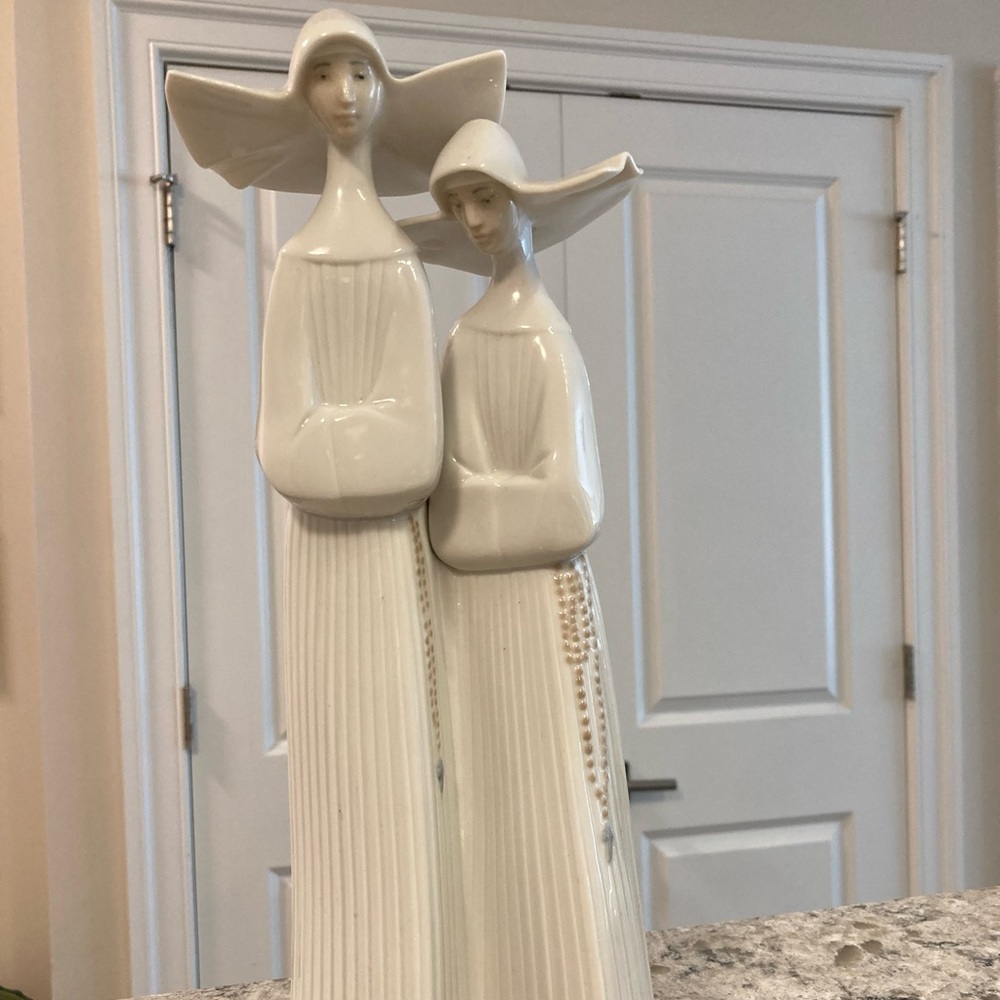 Iladro Nuns Vintage porcelain